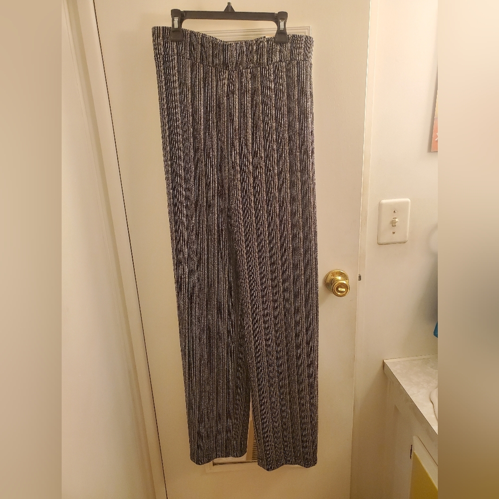 JM Collection Metallic Wide-leg pants  size 3X. Pants fit true to size.